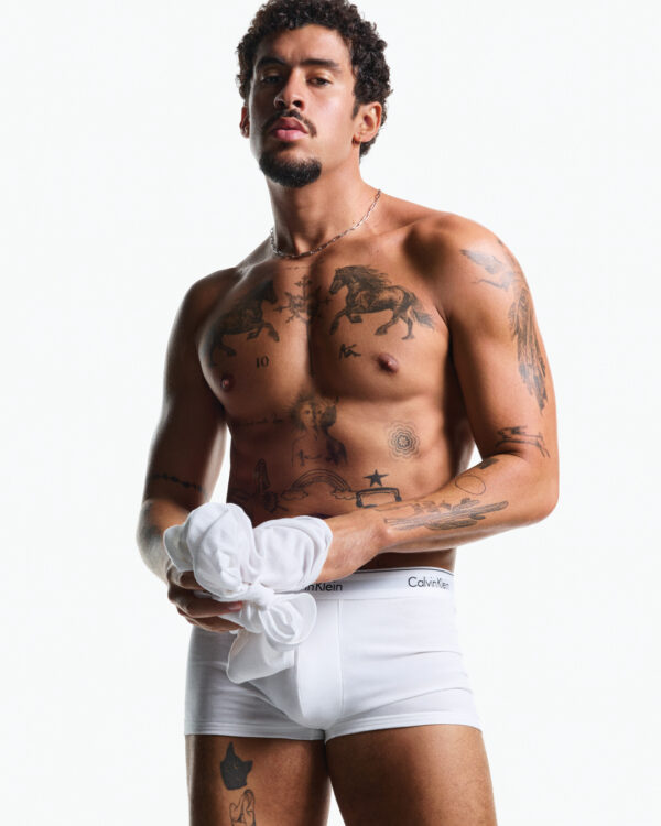 Bad Bunny para Calvin Klein_Spring 25_Créditos Mario Sorrenti (6)